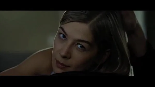 Vroči The best of Rosamund Pike sex and hot scenes from 'Gone Girl' movie ~*SPOILERSnovi videoposnetki