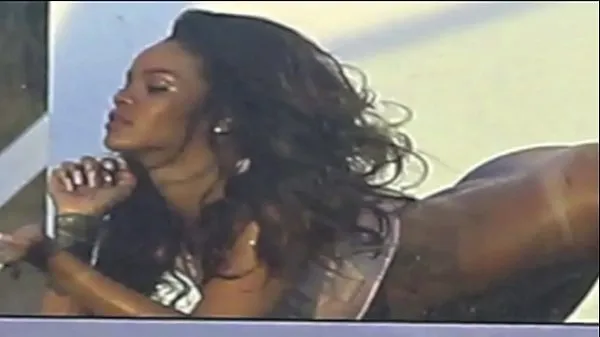 حار Rihanna Uncensored مقاطع فيديو جديدة
