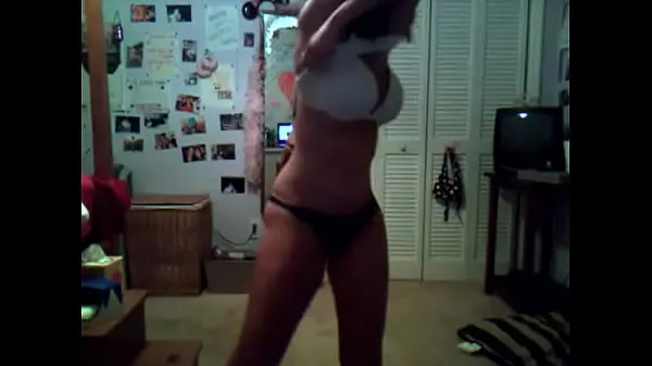 حار Webcam girl dancing and stripping مقاطع فيديو جديدة