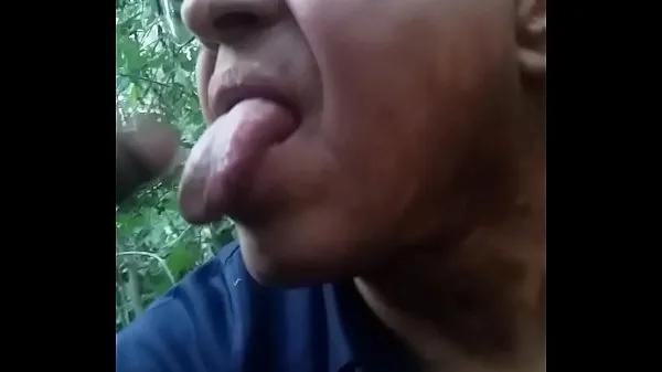 Video nóng Old Ugly Latino Sucking My Cock mới