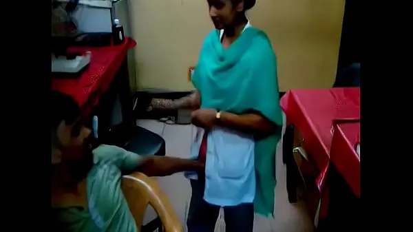Yeni Videolar hospital technician fingered lady nurse