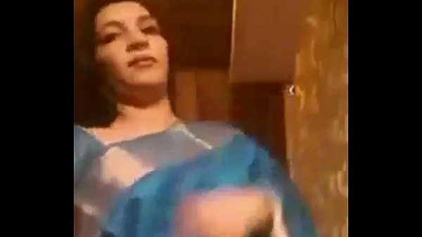 Hot Hot Indian Aunty removing saree new Videos