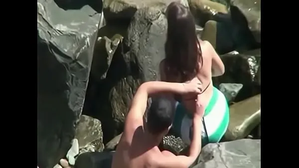 Populárne caught on the beach nové videá