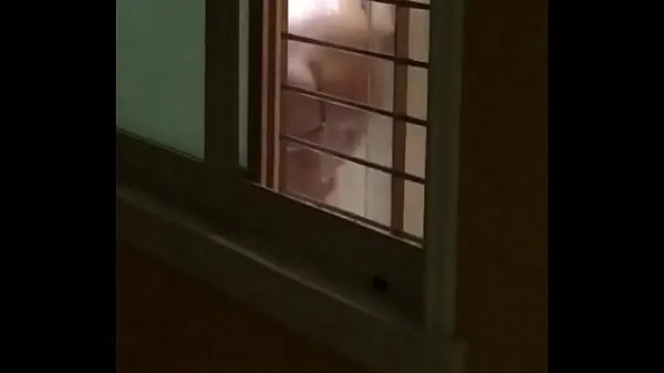 Hot voyeur vecina bañándose new Videos
