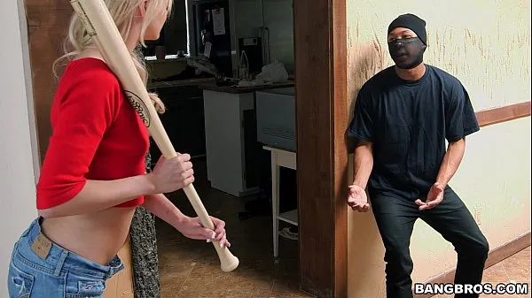 Žhavá BANGBROS - Tiny Blonde Sucks Off nová videa