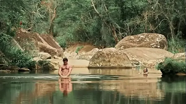Hotte Klebber Toledo without clothes on the river in "Eta Mundo Bom nye videoer