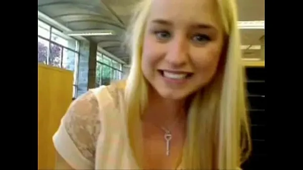 Vroči Blond girl squirts in public school - more videos of her onnovi videoposnetki