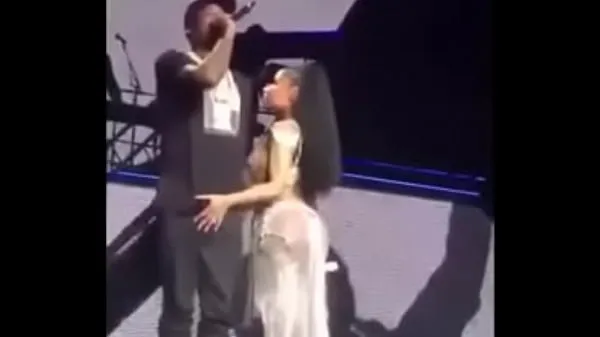 Nicki Minaj pegando no pau de Meek Mill Video baharu hangat