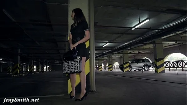 Καυτά Jeny Smith oiling her naked body in a public parking νέα βίντεο