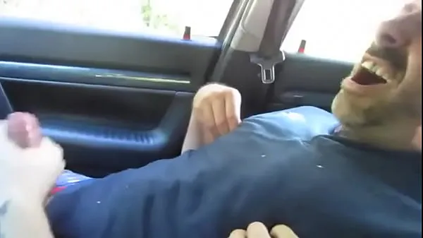 Hot helping hand in the car วิดีโอใหม่