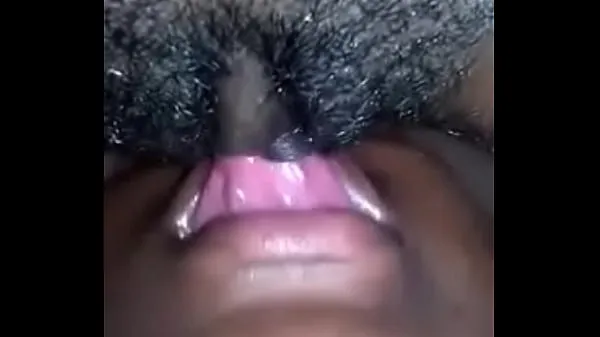Populære Guy licking girlfrien'ds pussy mercilessly while she moans nye videoer