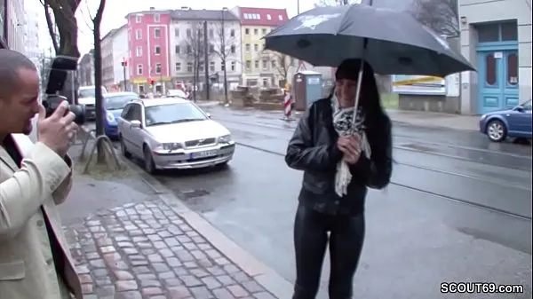 Kuumia Teeny is approached on the street and fucked for money uutta videota