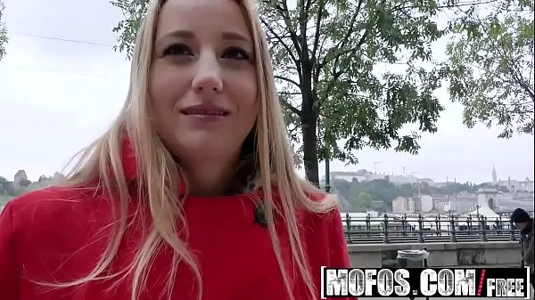 حار Mofos - Public Pick Ups - Young Wife Fucks for Charity starring Kiki Cyrus مقاطع فيديو جديدة