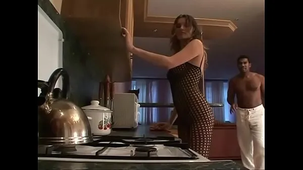 حار A big black cock is coming for a slutty housewife مقاطع فيديو جديدة