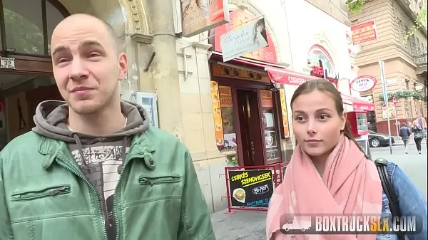 Vroči Cloe lets her boyfriend fuck her in front of our cameranovi videoposnetki
