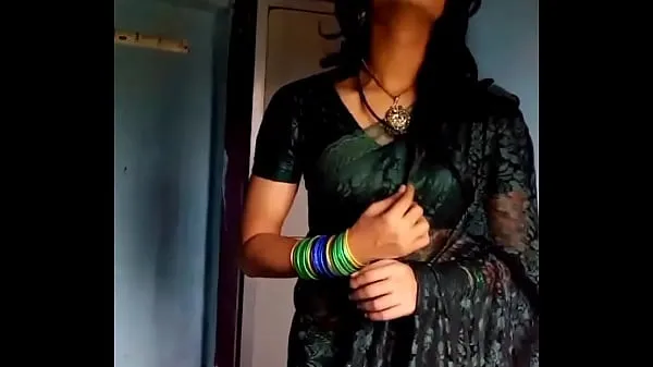 Hotte Crossdresser in green saree nye videoer
