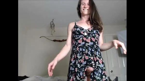Népszerű Shemale in a Floral Dress Showing You Her Pretty Cock új videó