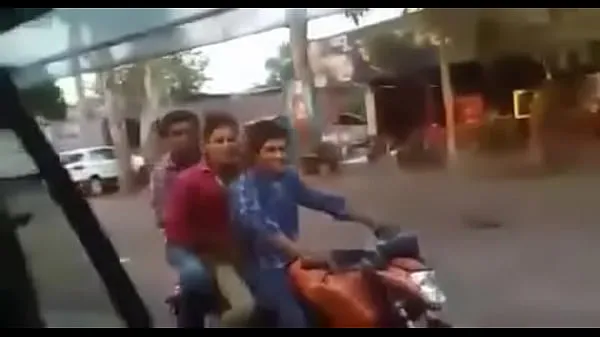 Népszerű d. naked Indian girls in car új videó
