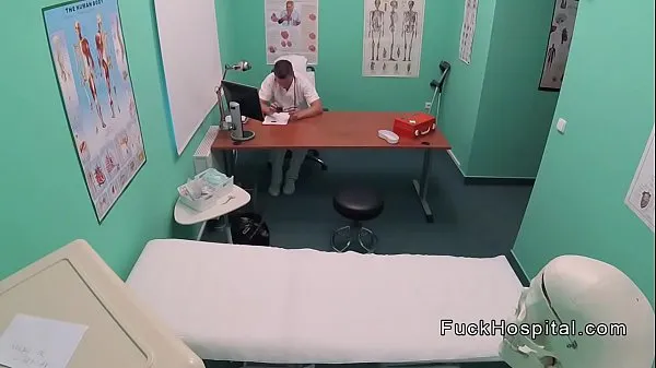 Hot Doctor filming sex with blonde patient วิดีโอใหม่