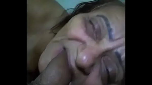 Hot cumming in granny's mouth วิดีโอใหม่