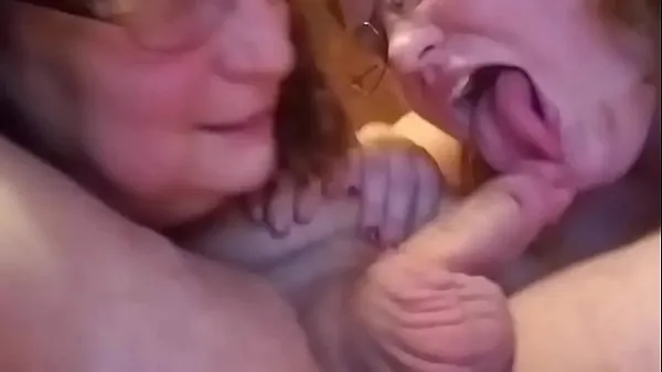 Populære Two colleagues of my step mother would eat my cock if they could nye videoer