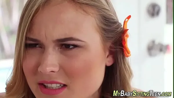 Népszerű Teen babysitter cum faced új videó