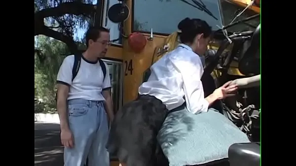 Καυτά Schoolbusdriver Girl get fuck for repair the bus - BJ-Fuck-Anal-Facial-Cumshot νέα βίντεο