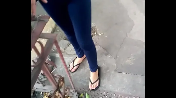 Hotte Nice feet in black sandals nye videoer