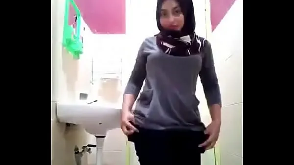 Tante hijab masturbasi di kamar mandi hot Video baru yang populer