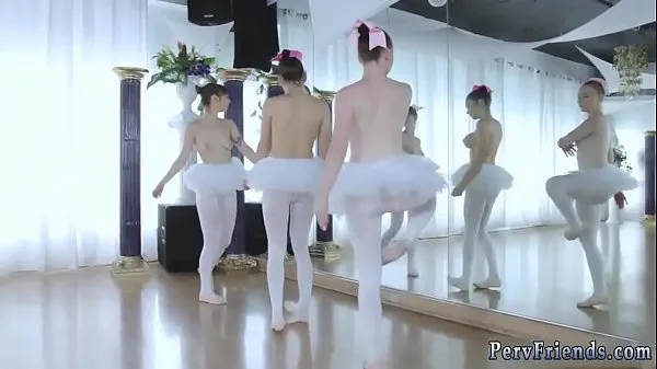 Wife compeer blow job and group of comrades play games Ballerinas Video baru yang populer