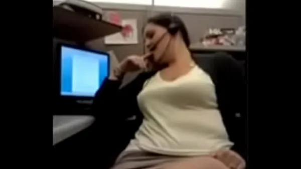 Kuumia middle aged mom goes to work on her pussy in the office uutta videota