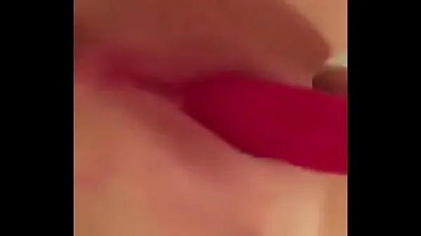 Hotte s. Teen Nympho Dildo And Squirts (s. is AmandaThots nye videoer