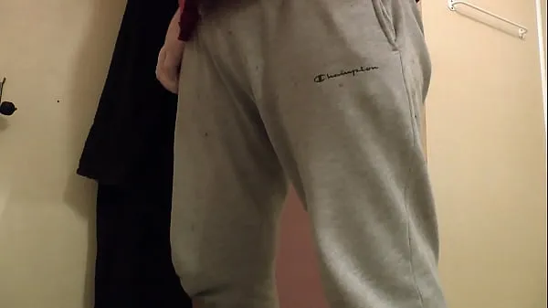 مشہور tisser i grå bukse med lyseblå badebukse under نئے ویڈیوز