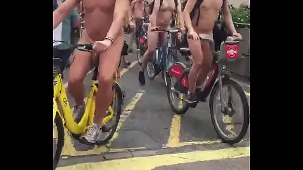 Populära Rally nude people nya videor