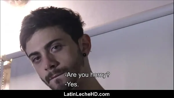 Populære Two Gay Latino Guys Wake Up Straight Guy For Gay For Pay Fucking nye videoer