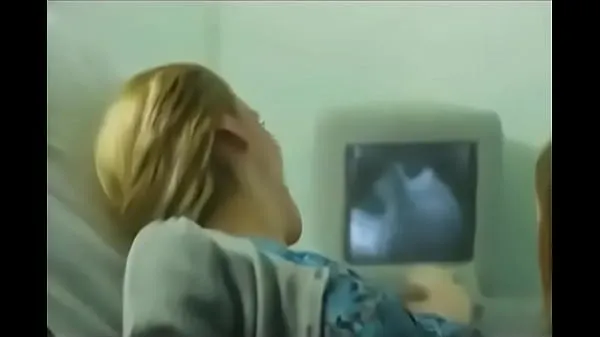 Vroči Doctor taking advantage of the patientnovi videoposnetki