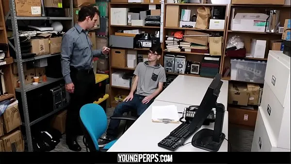Hot YoungPerps - Nerdy Twink Railed Out By A Security Guard new Videos