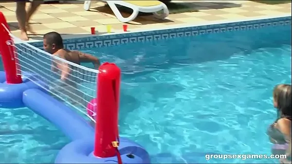 Hot Juegos de piscina de sexo en grupo hardcore nuevos videos