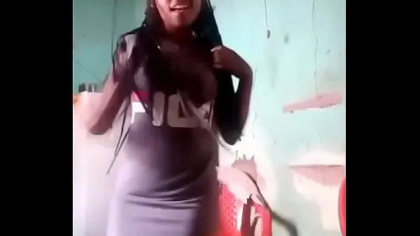 Populære Woman records video dancing, showing her ass nye videoer