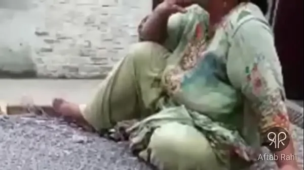 Hot Desi Hot Pakistani Aunty Smoking วิดีโอใหม่