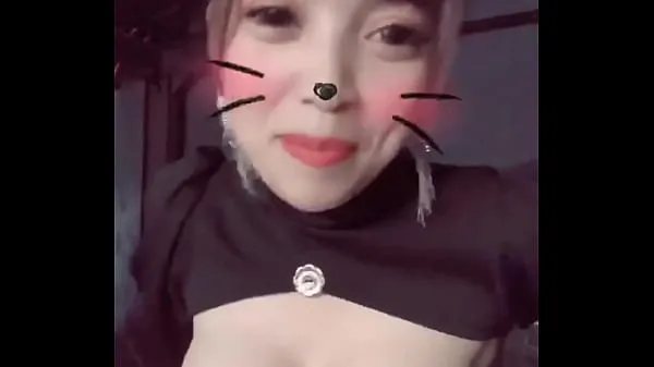 Tshirt black big tits Video baru yang populer