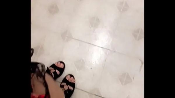 Populárne Come and look at my chubby little toes in these lace up heels nové videá
