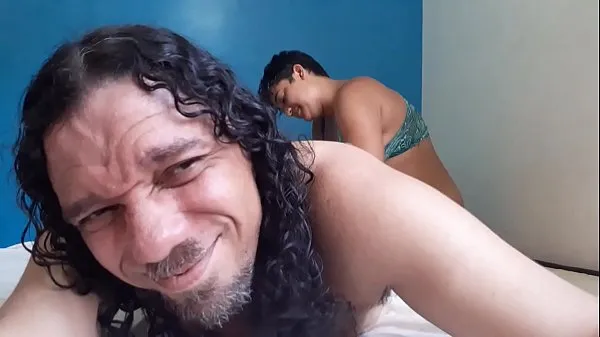 حار INVERSION DUDA HUGNEN EATING BLUEZAO'S ASS WITH A VIBRATING CONSOLE مقاطع فيديو جديدة