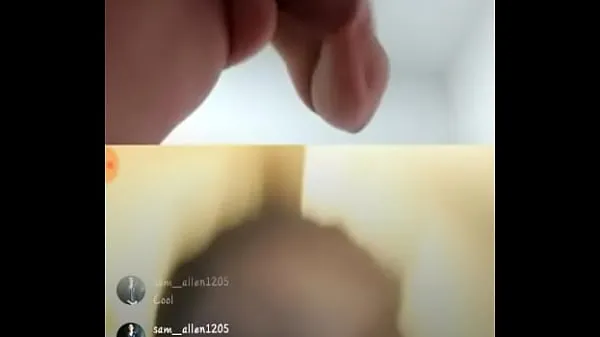 حار Doing live and shows her boobs while she is b مقاطع فيديو جديدة