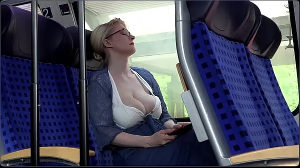 Video nóng saggy natural big tits in public mới