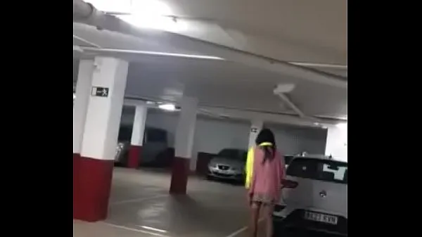 Crossdresser caught in garage during masturbation Video baru yang populer