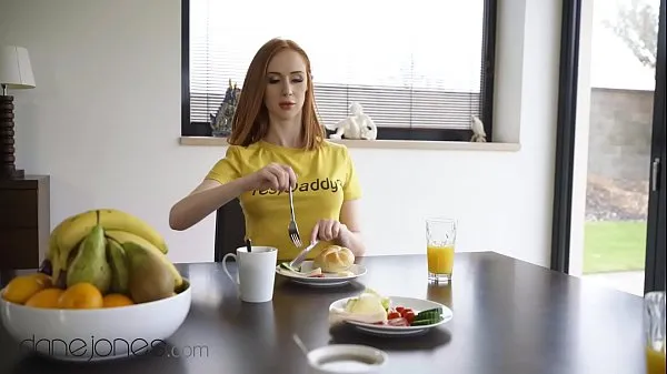 Populárne Dane Jones British redhead Lenina Crowne gets big dick fuck from husband nové videá