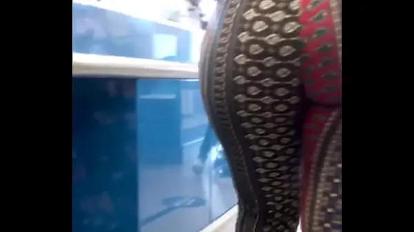 حار Huge ebony bubble butt in pants مقاطع فيديو جديدة