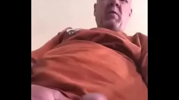Yeni Videolar Mike school janitor masturbates on cam