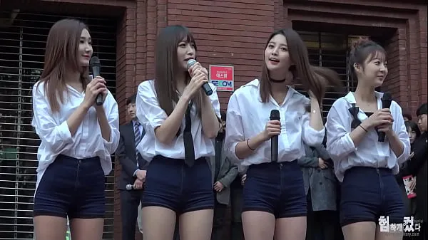 Official account [喵泡] South Korean women's group street four beauties with super long legs and shorts are sexy and tempting to dance Video baru yang populer